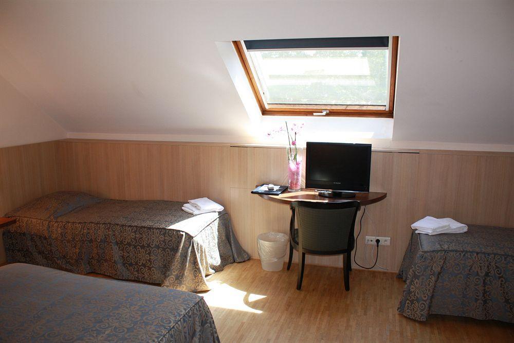 Hotel Ibis Brussels East 3*